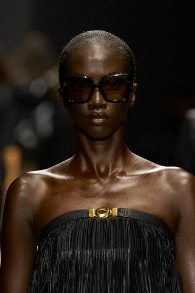 Look 17